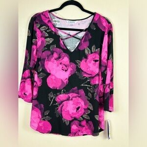 NyGard size pm-medium nwt p2p-20 length 26 v neck